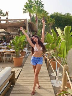 Nora Fatehi feet photo 4