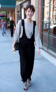 Nora Zehetner feet photo 2