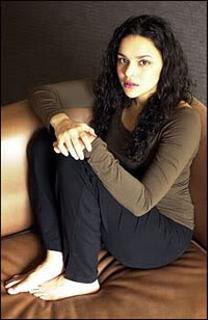 Norah Jones feet photo thumbnail