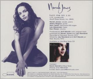 Norah Jones feet photo thumbnail