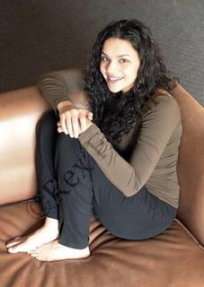 Norah Jones feet photo thumbnail