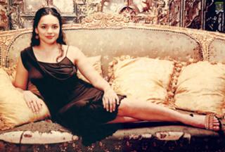 Norah Jones feet photo thumbnail