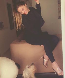 Noumidia feet photo thumbnail