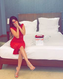 Noumidia feet photo thumbnail