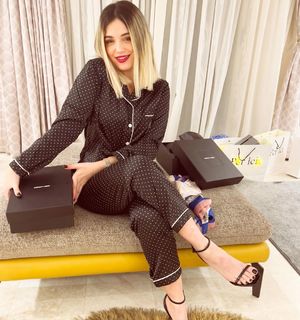 Noumidia feet photo thumbnail