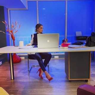 Noumidia feet photo thumbnail