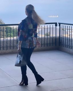 Noumidia feet photo thumbnail