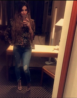 Noumidia feet photo thumbnail