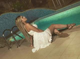 Noumidia feet photo thumbnail