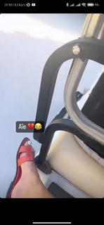 Noumidia feet photo thumbnail