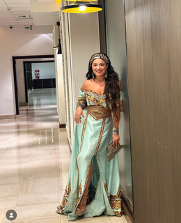 Noumidia feet photo thumbnail