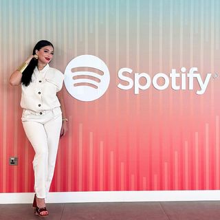 Noumidia feet photo thumbnail