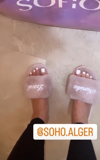 Noumidia feet photo thumbnail