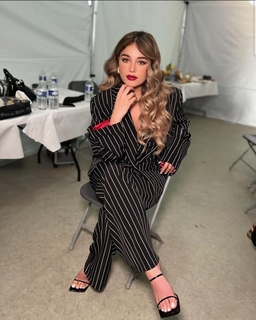 Noumidia feet photo thumbnail