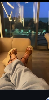 Noumidia feet photo thumbnail