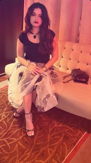 Noumidia feet photo thumbnail