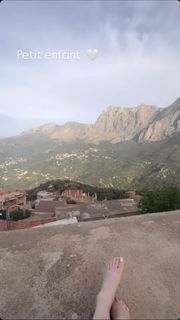 Noumidia feet photo thumbnail