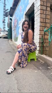 Noumidia feet photo thumbnail