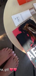 Noumidia feet photo thumbnail