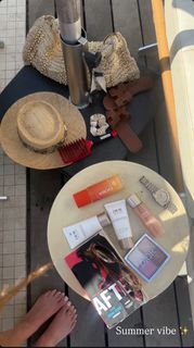 Noumidia feet photo thumbnail