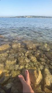 Noumidia feet photo thumbnail