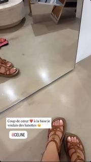 Noumidia feet photo thumbnail