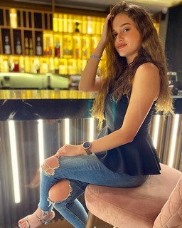Nour Ehab feet photo thumbnail