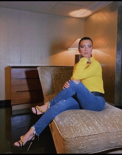 Nour feet photo thumbnail