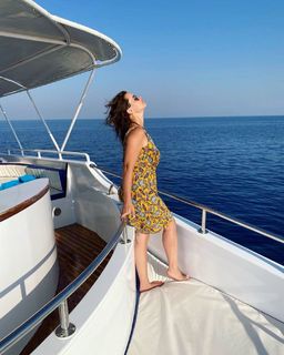 Nour feet photo thumbnail