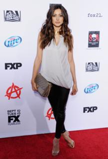Noureen DeWulf feet photo thumbnail