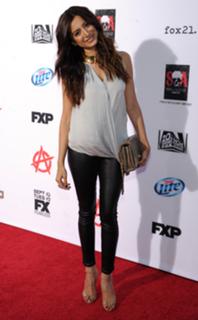 Noureen DeWulf feet photo thumbnail