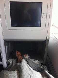 Noureen DeWulf feet photo thumbnail