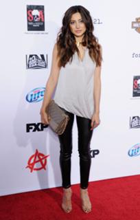 Noureen DeWulf feet photo thumbnail