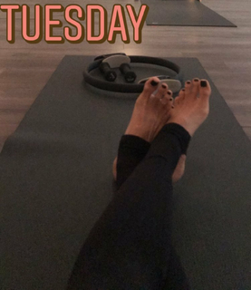 Noureen DeWulf feet photo thumbnail