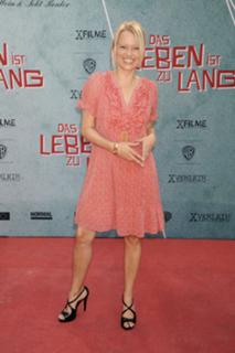 Nova Meierhenrich feet photo thumbnail