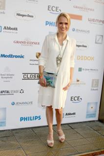 Nova Meierhenrich feet photo thumbnail