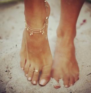 Nova Meierhenrich feet photo thumbnail