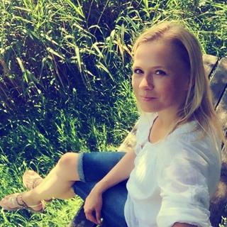 Nova Meierhenrich feet photo thumbnail