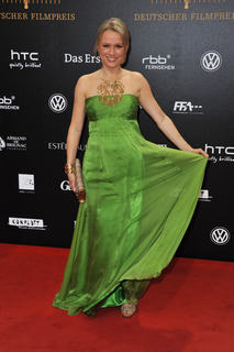 Nova Meierhenrich feet photo thumbnail