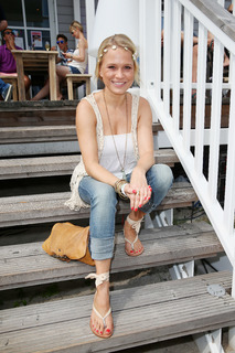 Nova Meierhenrich feet photo thumbnail