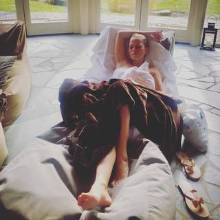 Nova Meierhenrich feet photo thumbnail