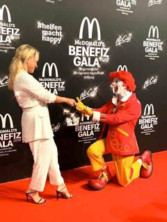 Nova Meierhenrich feet photo thumbnail