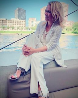Nova Meierhenrich feet photo thumbnail