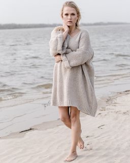 Nova Meierhenrich feet photo thumbnail