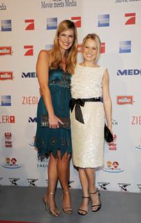 Nova Meierhenrich feet photo thumbnail