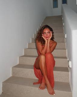 Nova Sarrailh feet photo thumbnail
