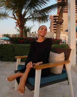Nova Sarrailh feet photo thumbnail