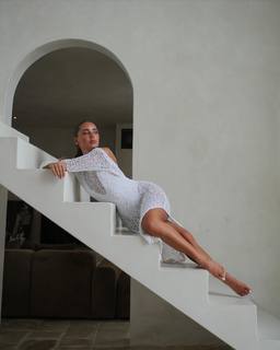Nova Sarrailh feet photo thumbnail
