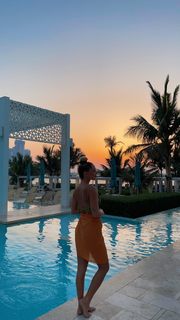 Nova Sarrailh feet photo thumbnail