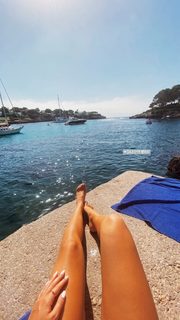 Nova Sarrailh feet photo thumbnail